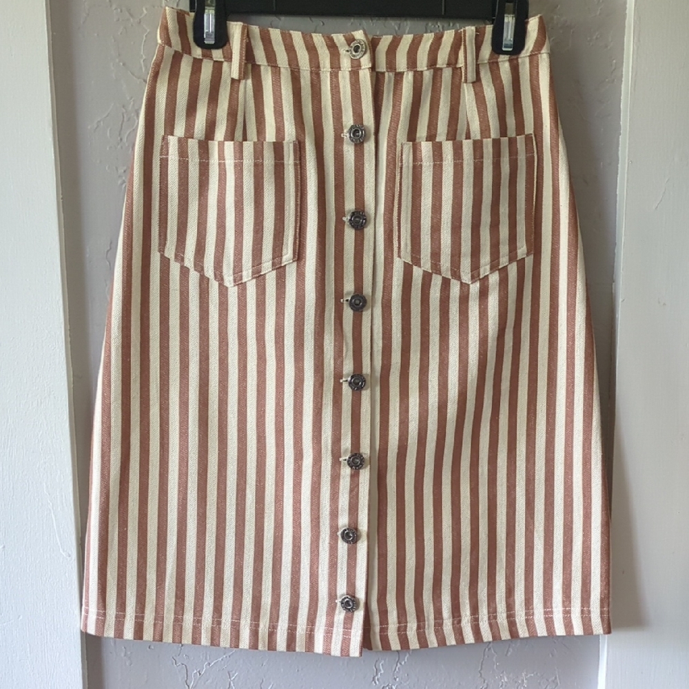 Emberley Elegant Tan and Cream Striped Pencil Skirt With Pockets